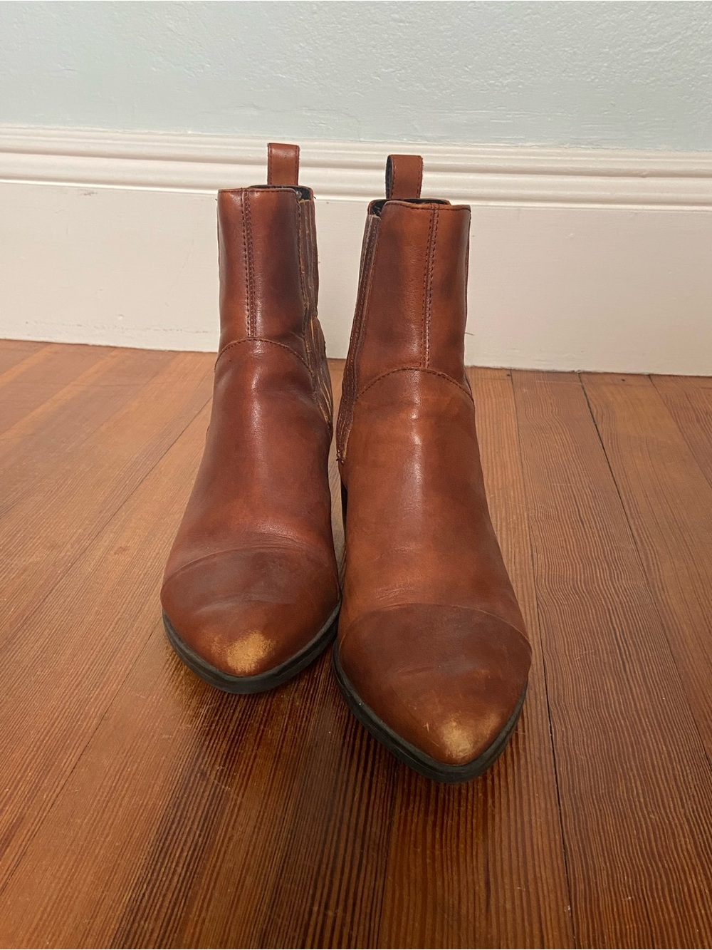 Women's Brown Leather Vagabond Chelsea Boots - Picture 4 of 10